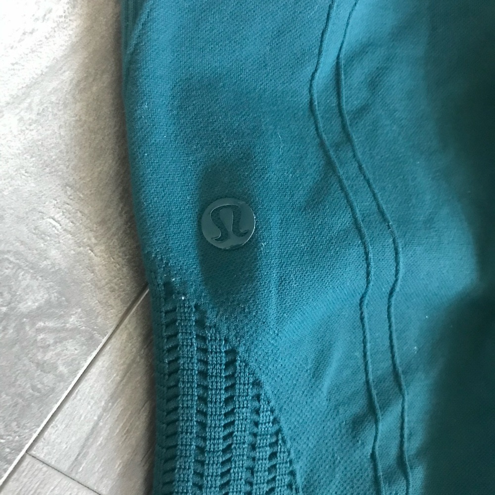 Lululemon Green Crop Leggings - Picture 3 of 7